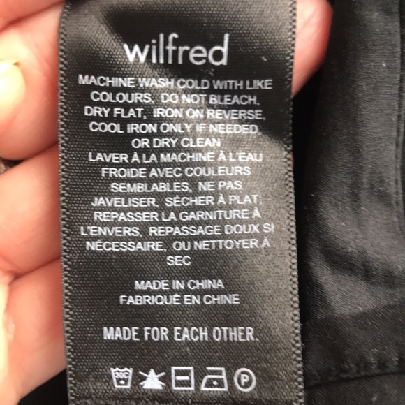 Wilfred faux leather mini skirt. Colour Black. Size 0. Stretchy. Short. - Picture 7 of 7